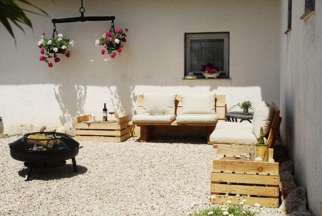 Ferienwohnung Au Pajot Ambax Exterior foto